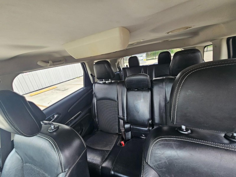 Dodge Journey Vehicle Full-screen Gallery Image 15