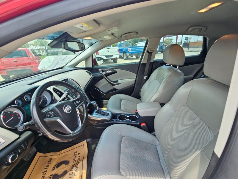 Buick Verano Vehicle Image 10