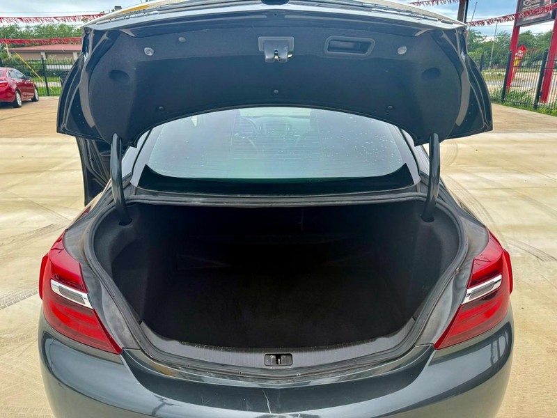 Buick Regal Vehicle Image 18