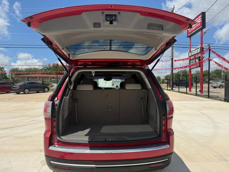 GMC Acadia Vehicle Image 19