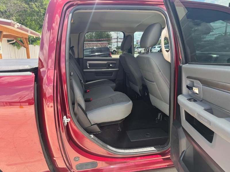 Ram 1500 Vehicle Image 16