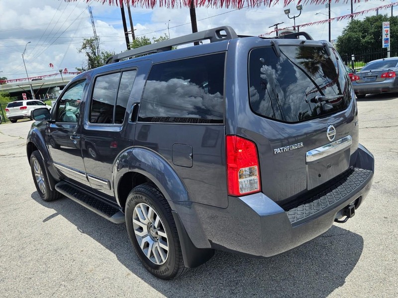 Nissan Pathfinder Vehicle Image 03