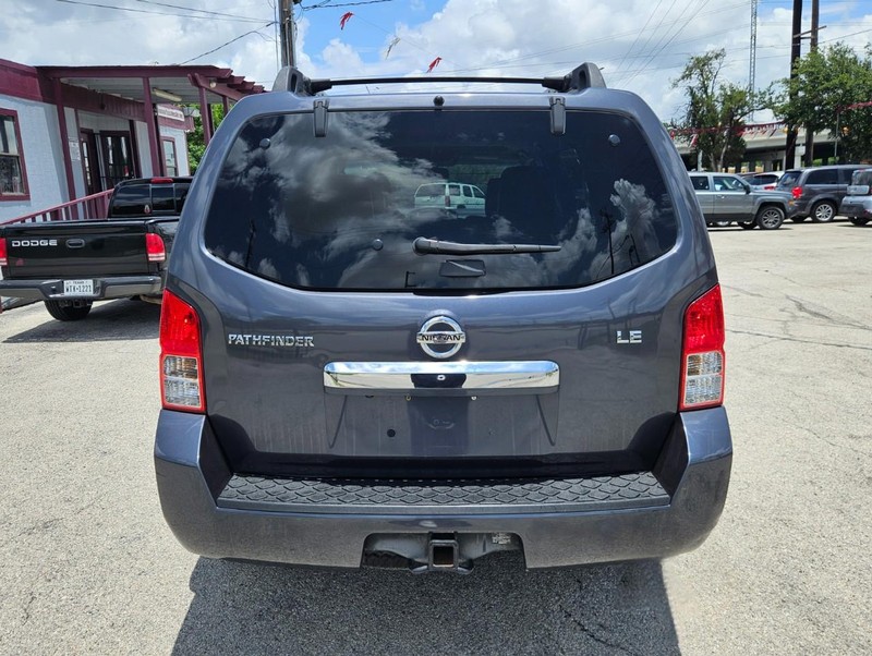 Nissan Pathfinder Vehicle Image 04
