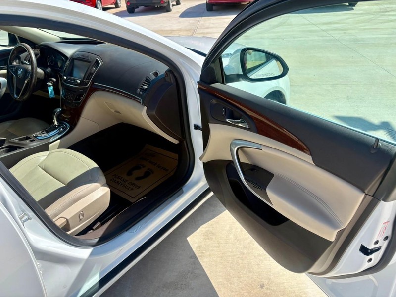 Buick Regal Vehicle Image 14
