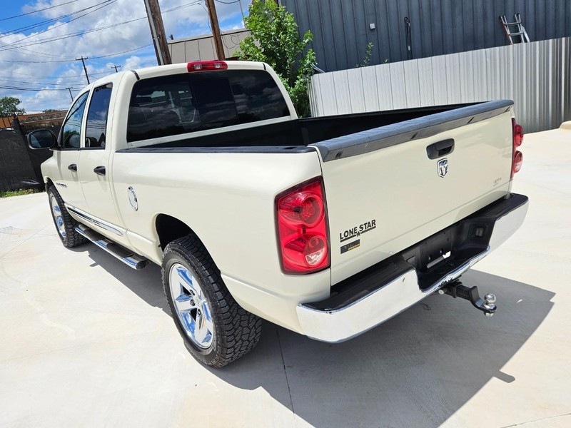 Dodge Ram 1500 Vehicle Image 03