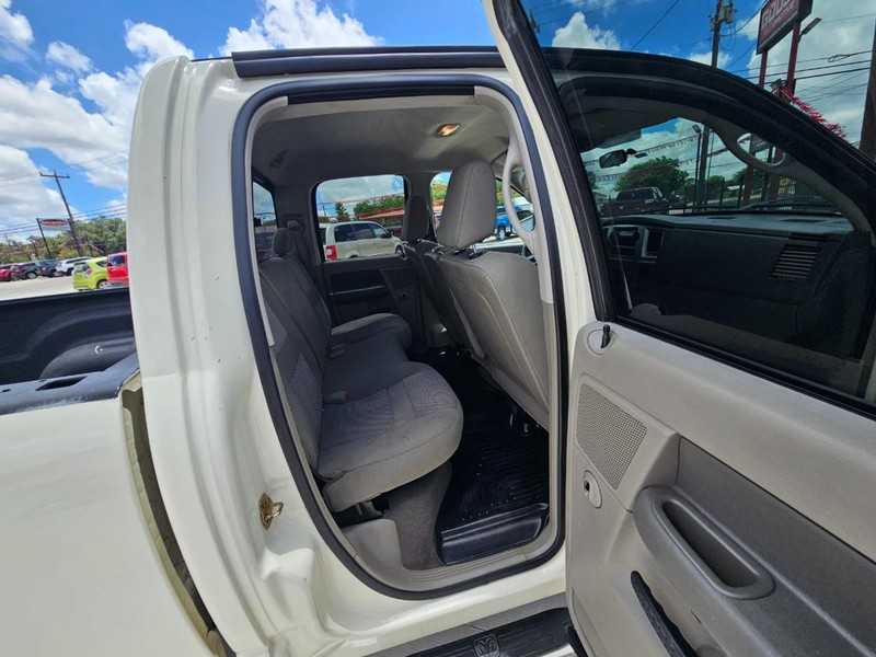 Dodge Ram 1500 Vehicle Image 16