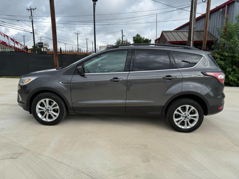 Ford Escape Vehicle Image 02