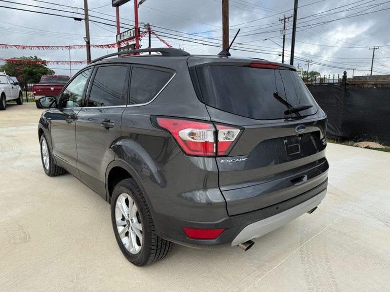 Ford Escape Vehicle Image 03