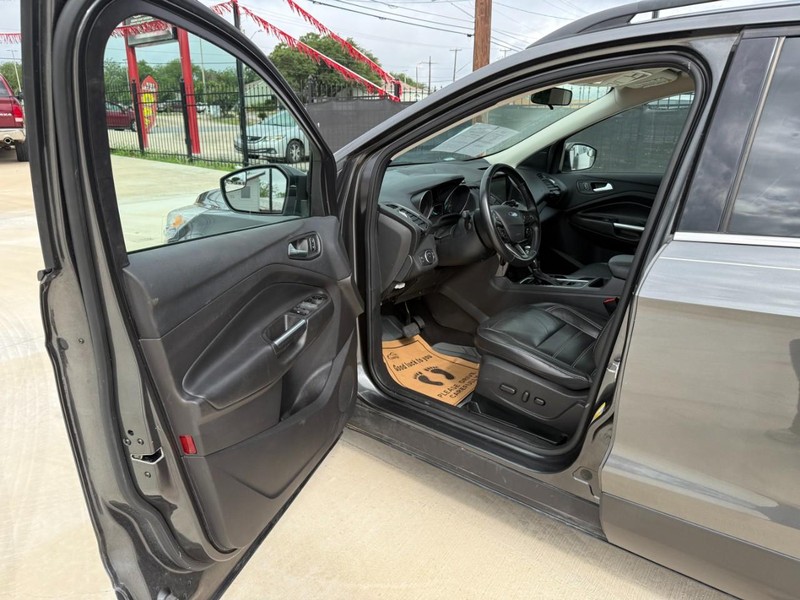 Ford Escape Vehicle Image 09