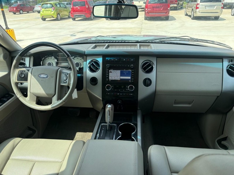Ford Expedition EL Vehicle Image 15