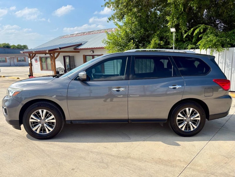 Nissan Pathfinder Vehicle Image 02