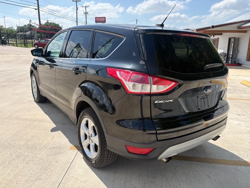 Ford Escape Vehicle Image 03