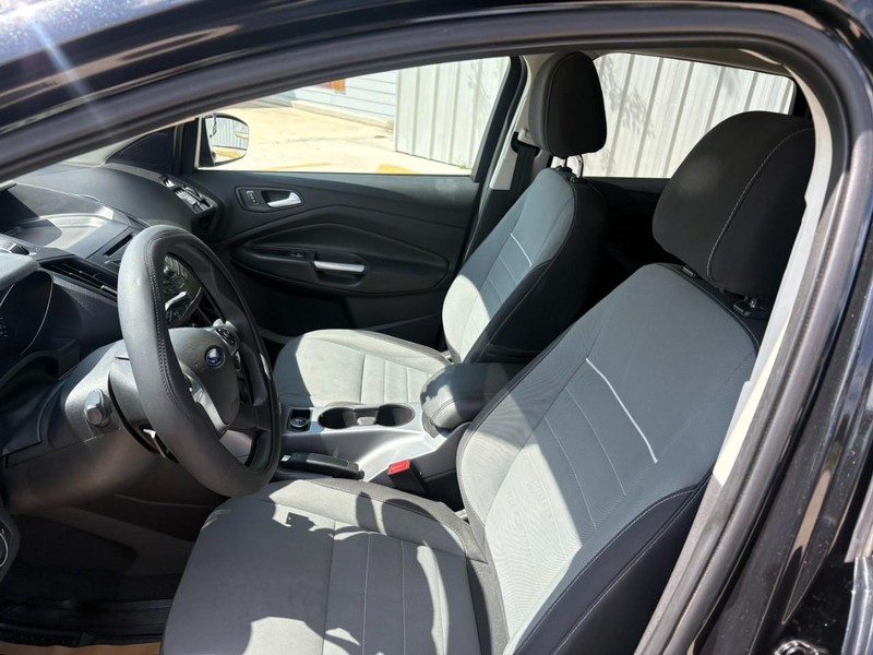 Ford Escape Vehicle Image 10