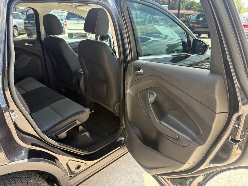 Ford Escape Vehicle Image 13