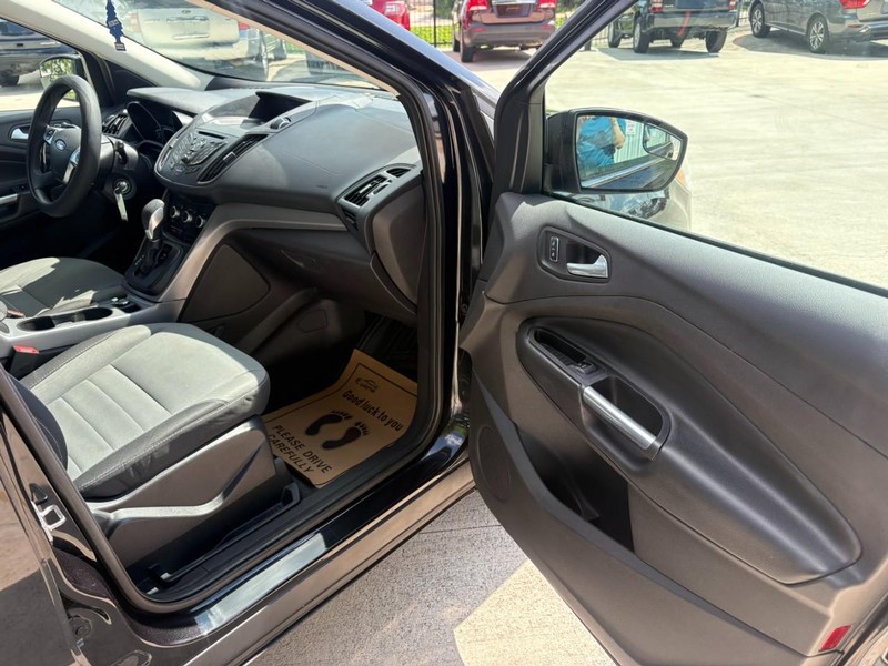 Ford Escape Vehicle Image 14