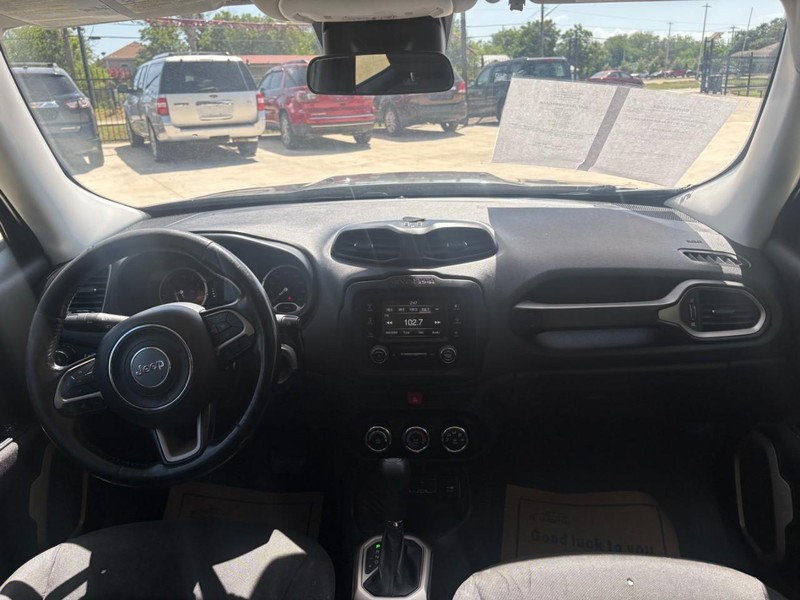 Jeep Renegade Vehicle Image 13