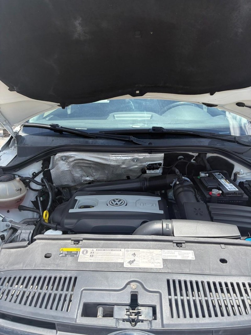 Volkswagen Tiguan Vehicle Image 04