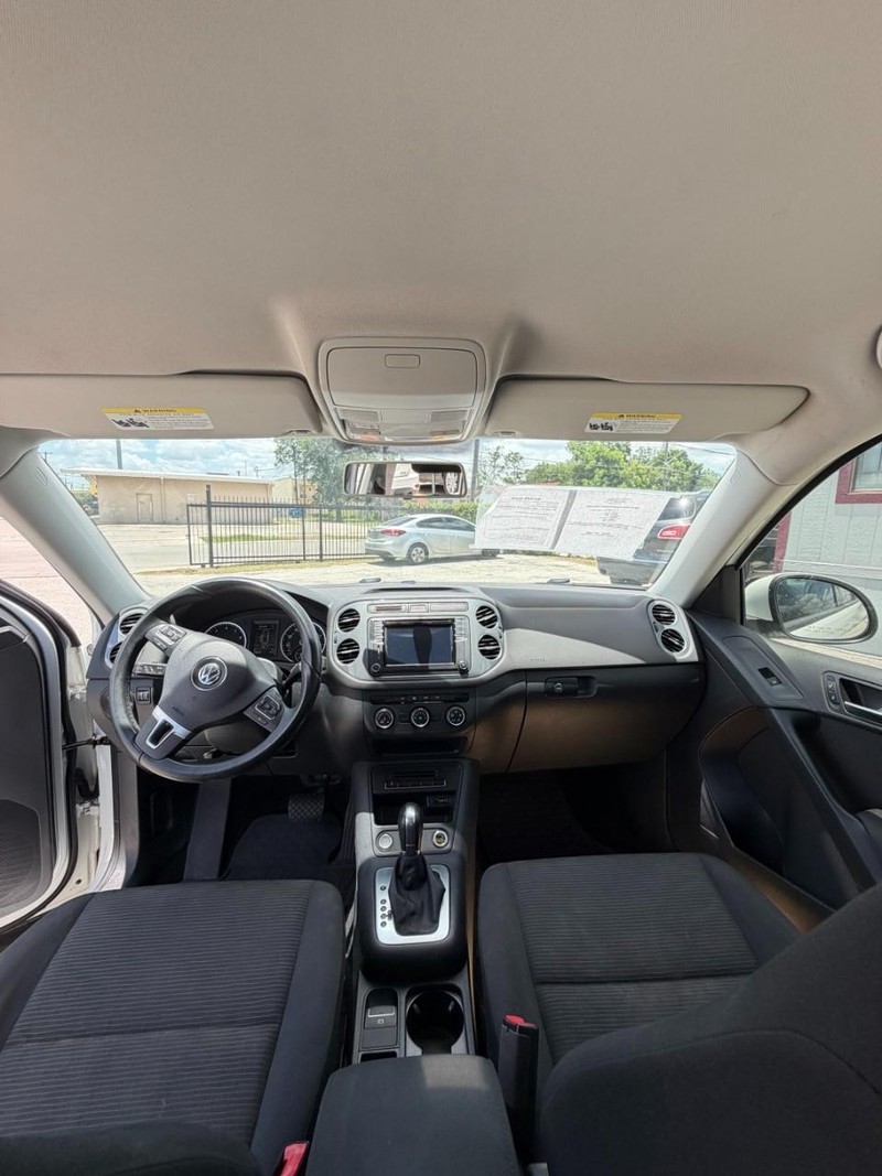 Volkswagen Tiguan Vehicle Image 06
