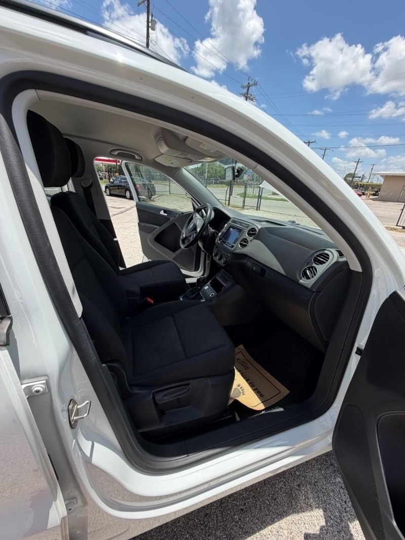 Volkswagen Tiguan Vehicle Image 07