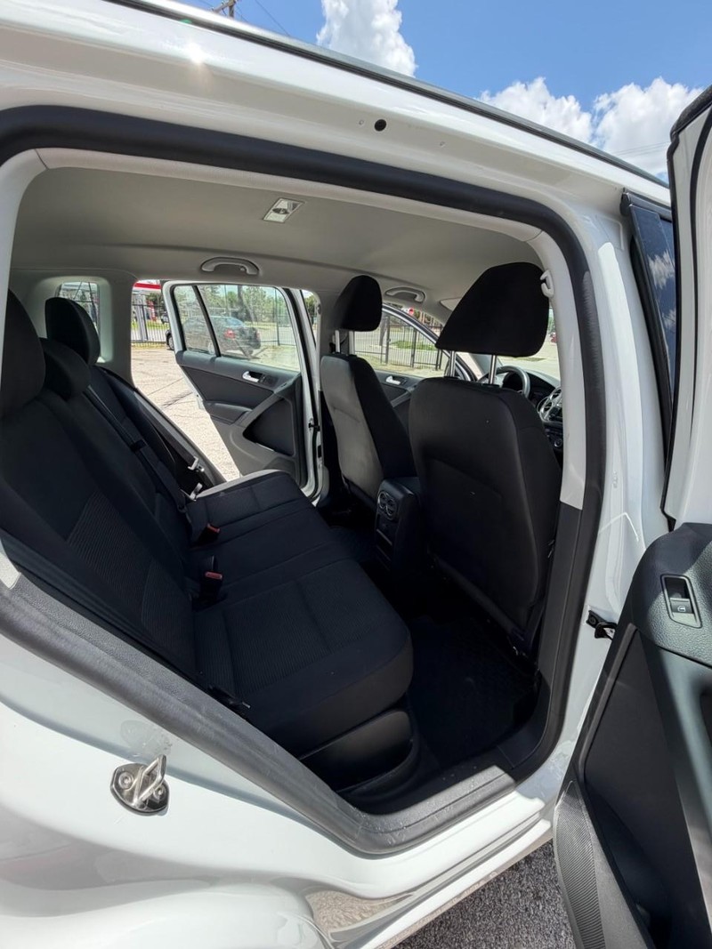 Volkswagen Tiguan Vehicle Image 08