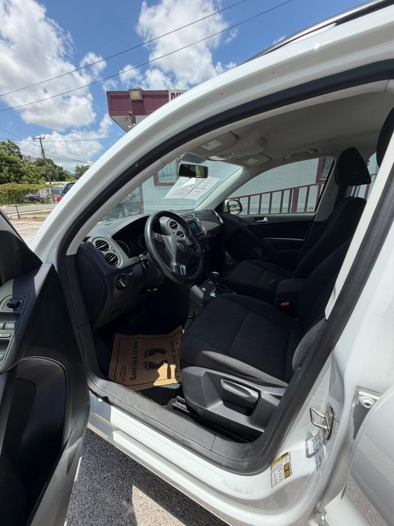 Volkswagen Tiguan Vehicle Image 10
