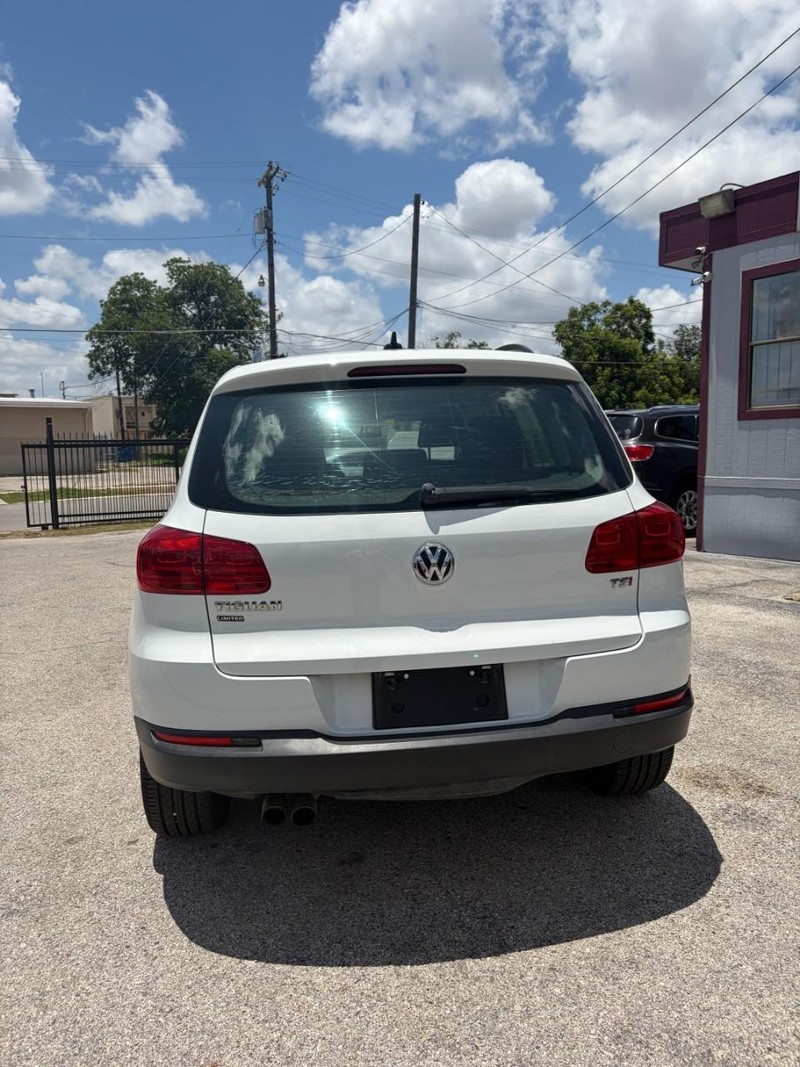 Volkswagen Tiguan Vehicle Image 16