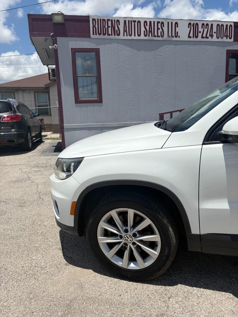 Volkswagen Tiguan Vehicle Image 20
