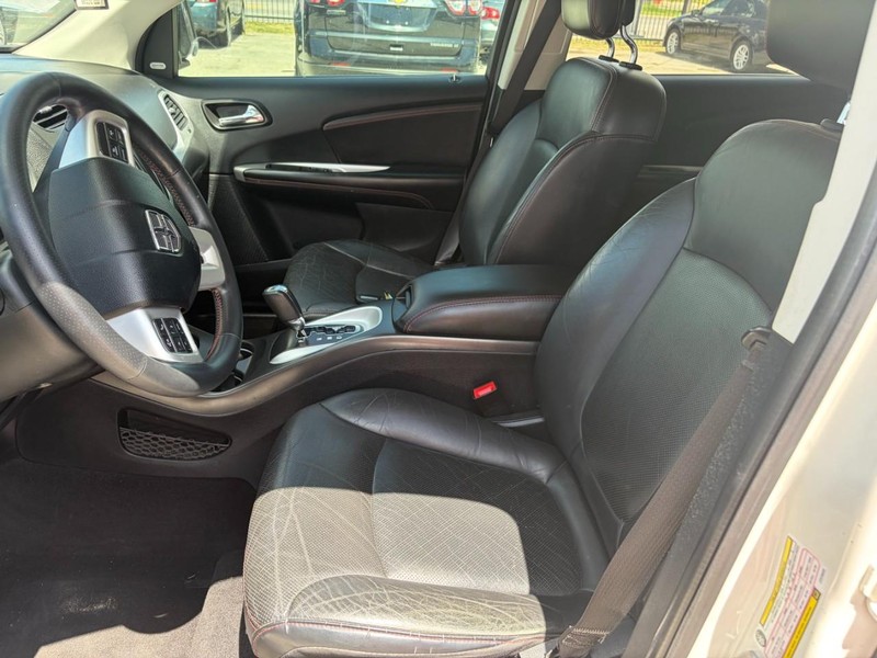 Dodge Journey Vehicle Full-screen Gallery Image 19
