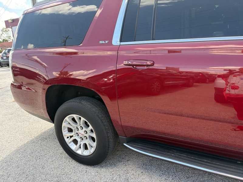 GMC Yukon XL Vehicle Image 03