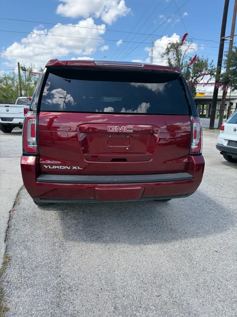 GMC Yukon XL Vehicle Image 05