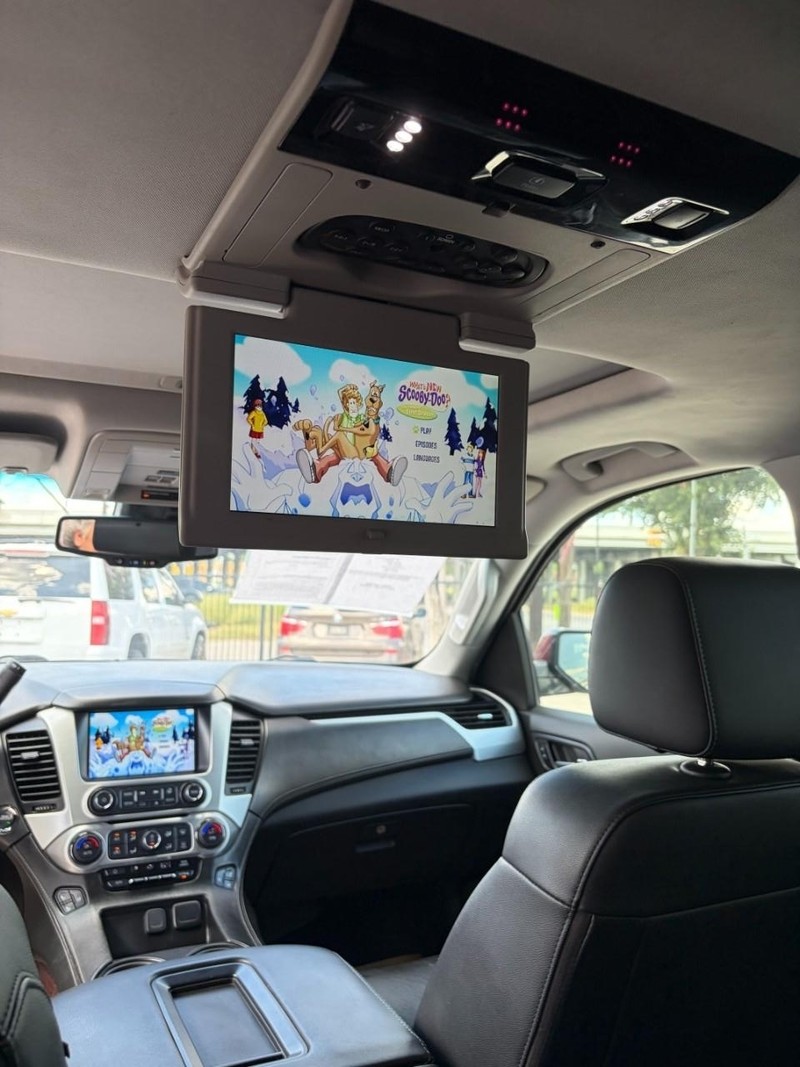 GMC Yukon XL Vehicle Image 10