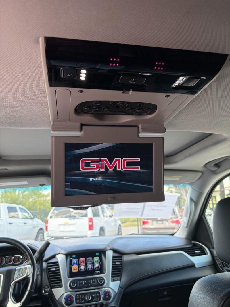 GMC Yukon XL Vehicle Image 13