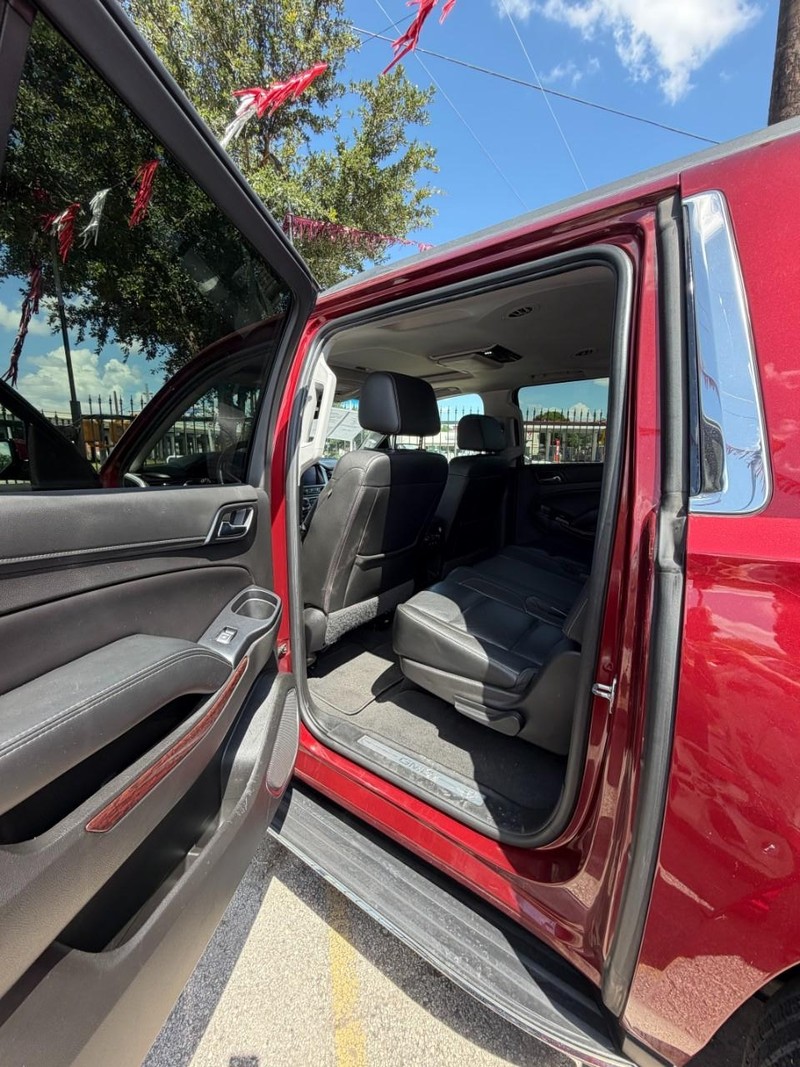 GMC Yukon XL Vehicle Image 22