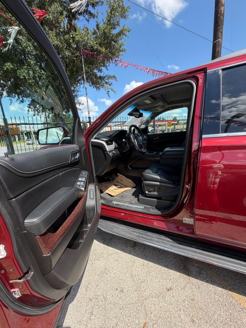 GMC Yukon XL Vehicle Image 23