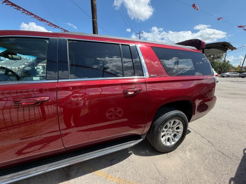 GMC Yukon XL Vehicle Image 24