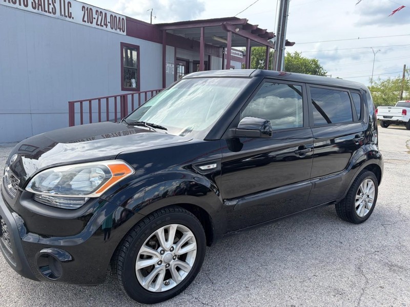 Kia Soul Vehicle Full-screen Gallery Image 01