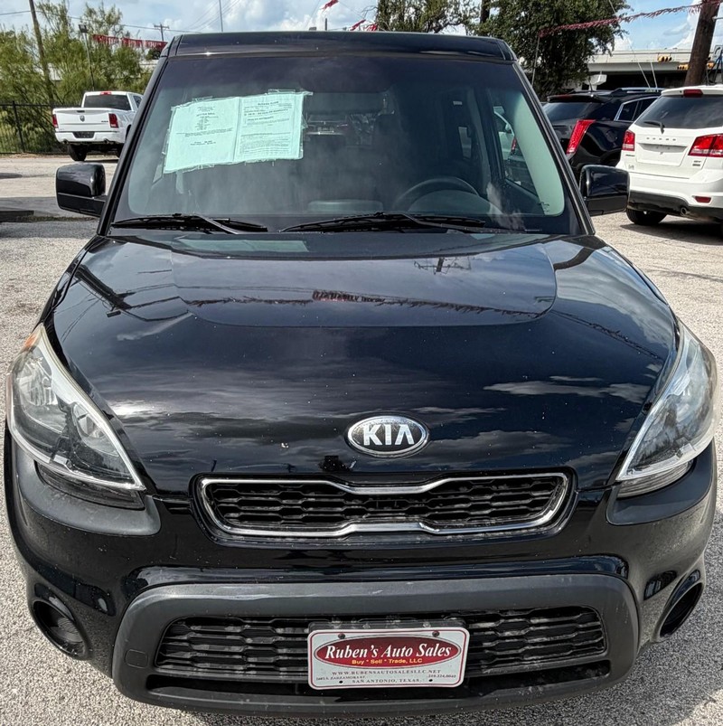 Kia Soul Vehicle Full-screen Gallery Image 07