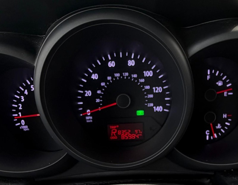 Kia Soul Vehicle Full-screen Gallery Image 10