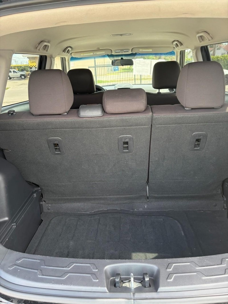 Kia Soul Vehicle Full-screen Gallery Image 15