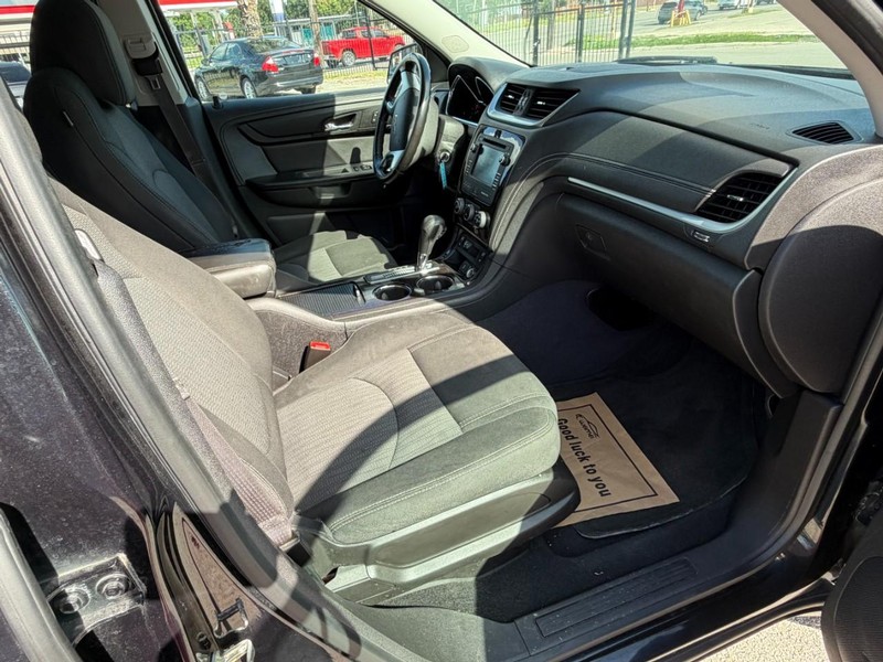 Chevrolet Traverse Vehicle Image 13