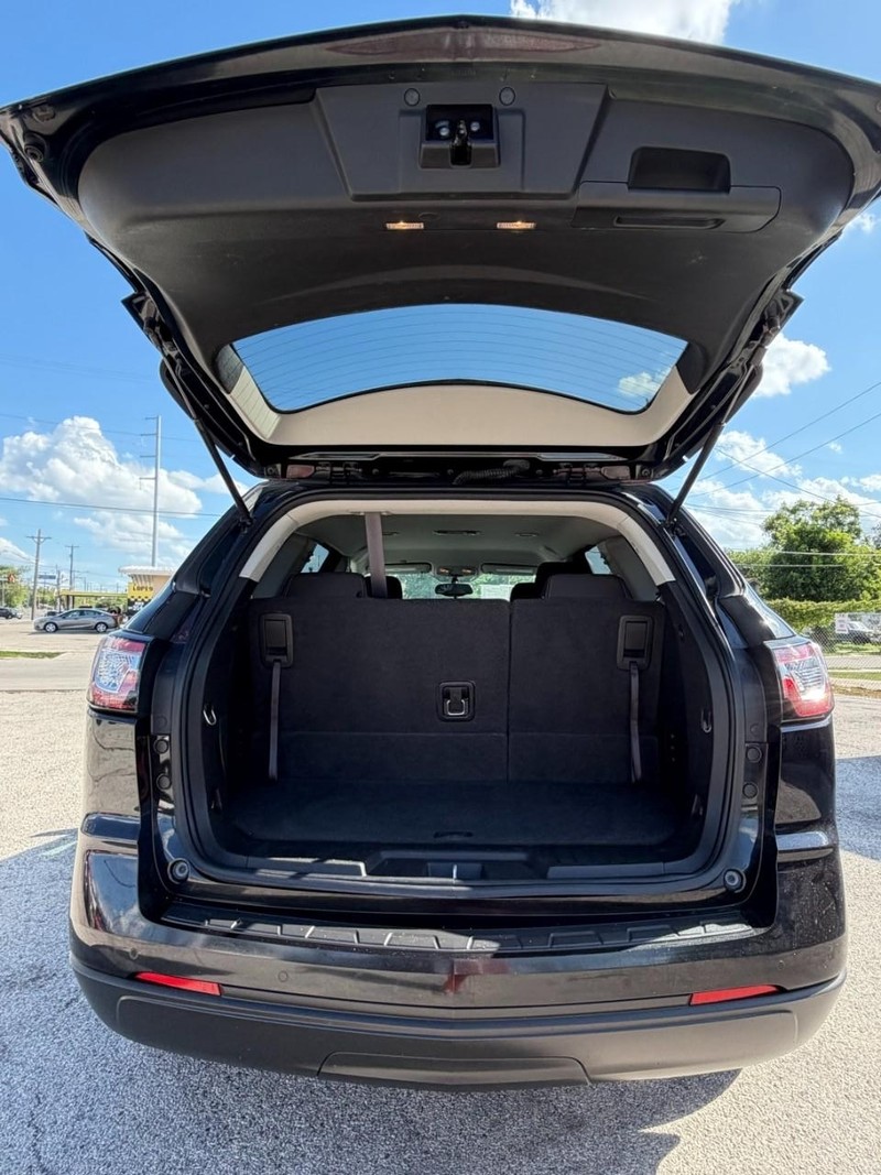 Chevrolet Traverse Vehicle Image 20