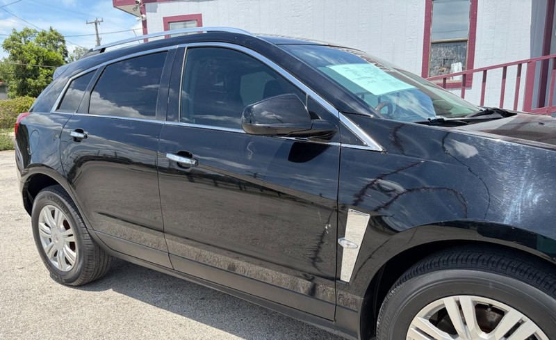 Cadillac SRX Vehicle Full-screen Gallery Image 08