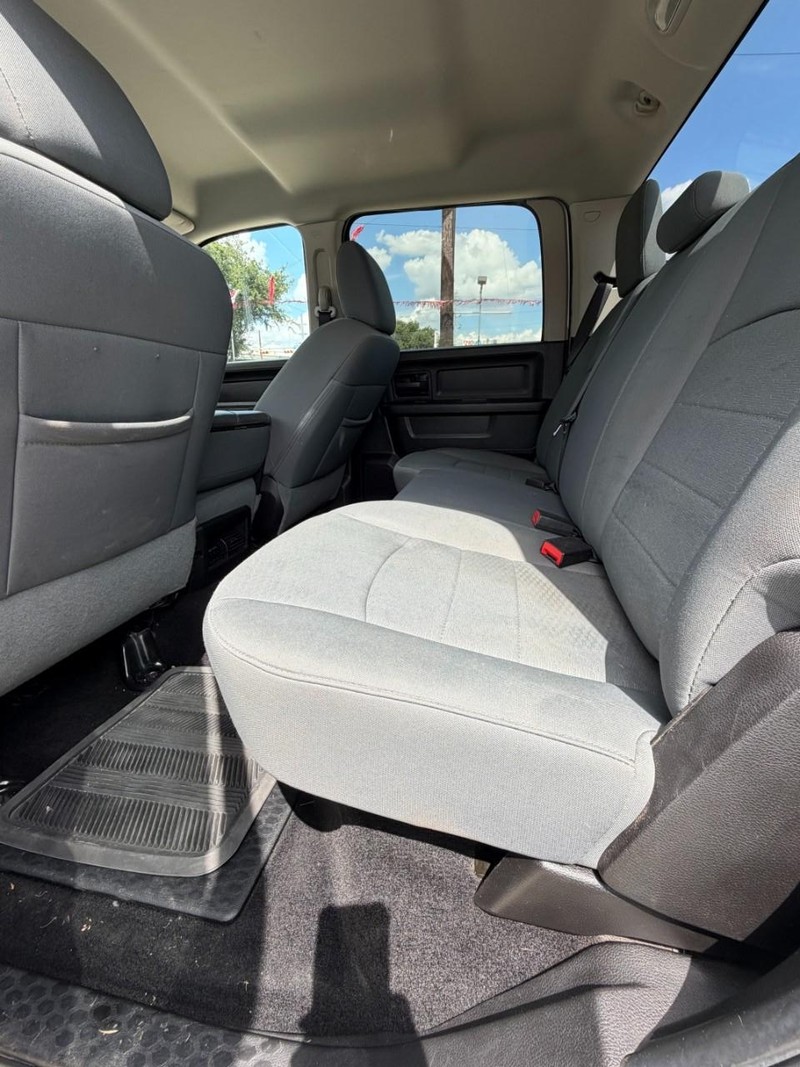 Ram 1500 Vehicle Full-screen Gallery Image 11