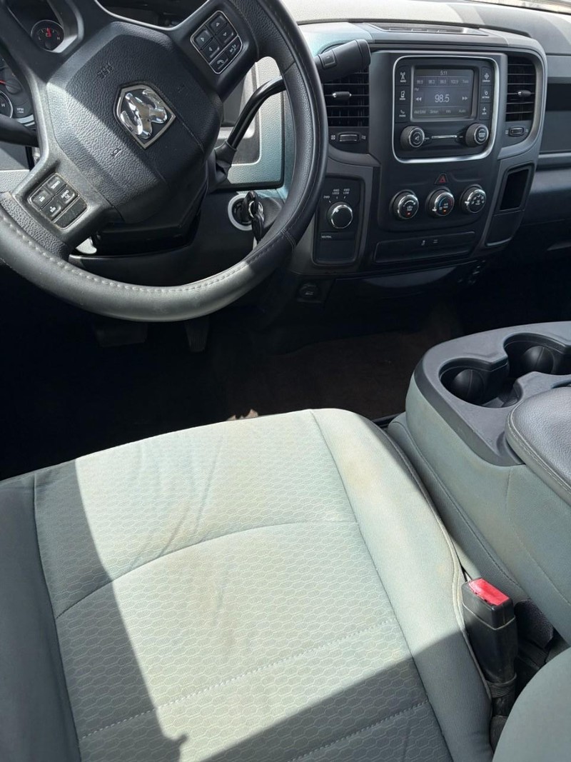 Ram 1500 Vehicle Full-screen Gallery Image 12