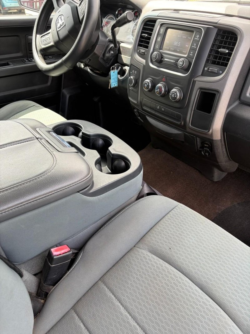 Ram 1500 Vehicle Full-screen Gallery Image 14