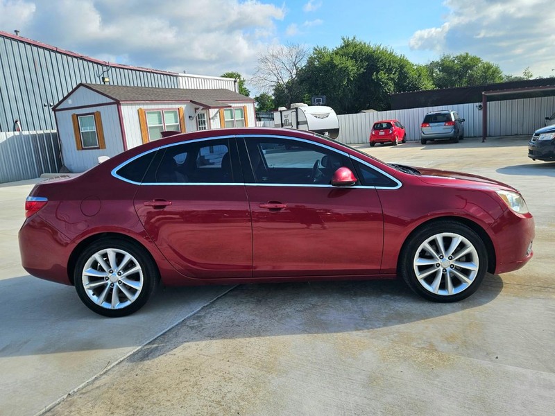 Buick Verano Vehicle Full-screen Gallery Image 06