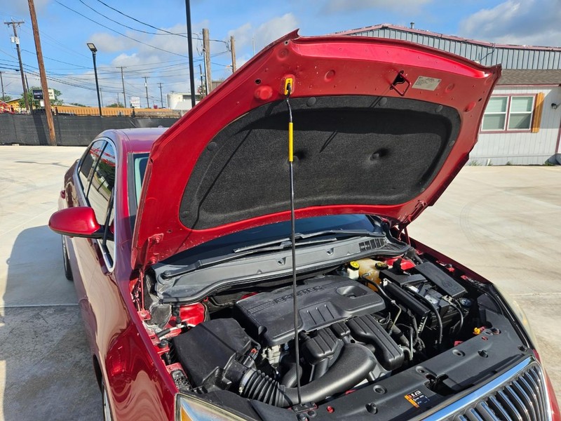 Buick Verano Vehicle Full-screen Gallery Image 08