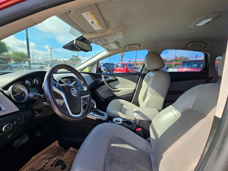 Buick Verano Vehicle Full-screen Gallery Image 11