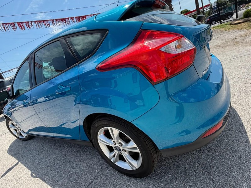 Ford Focus Vehicle Image 03