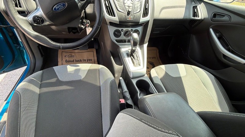 Ford Focus Vehicle Image 12